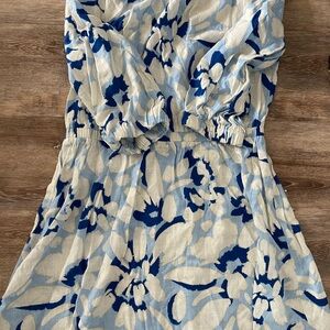 New Loft Floral Blue and White Women's Dress size medium